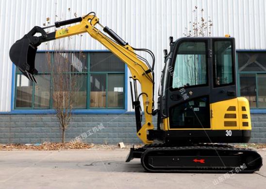 小型挖掘機(jī)